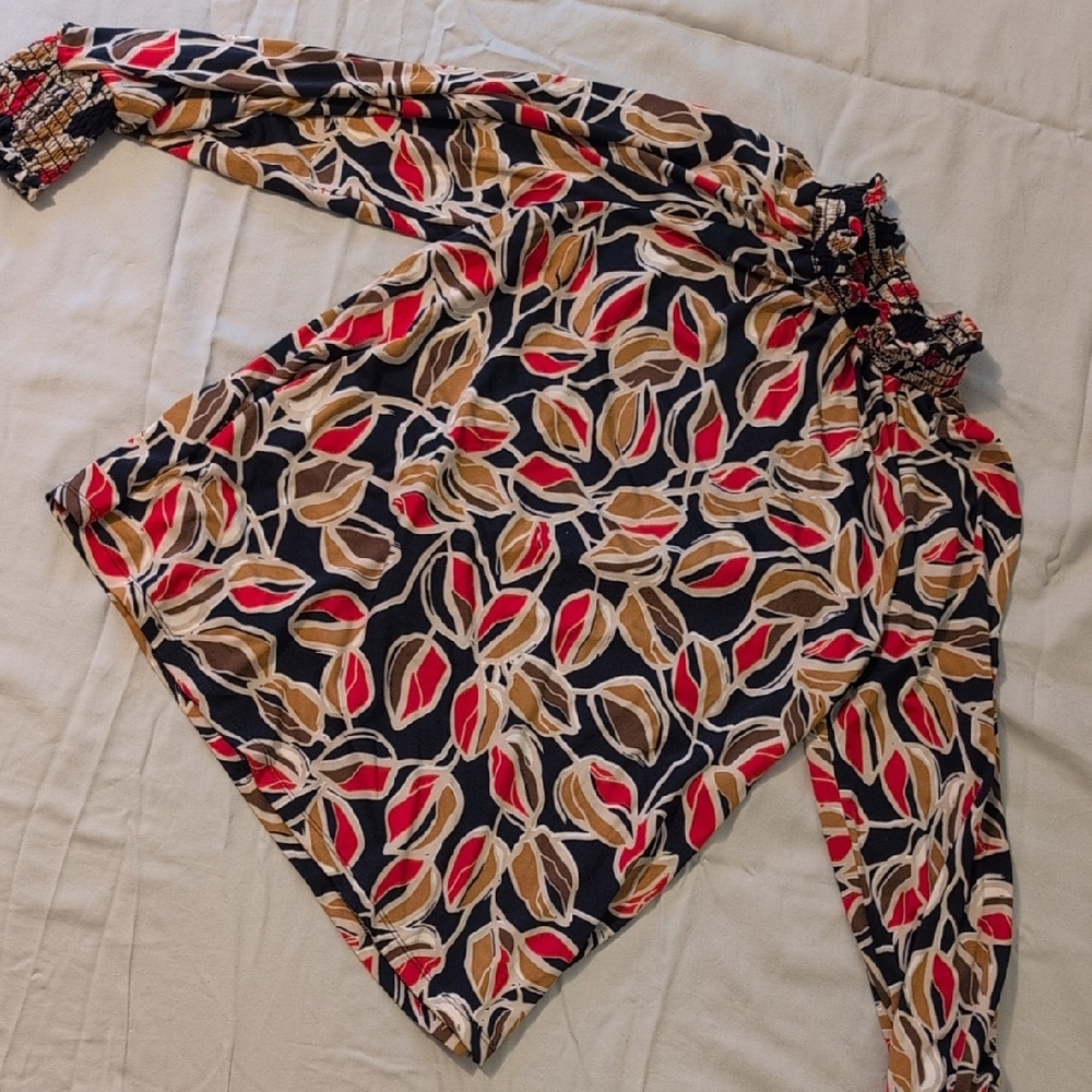 Stylish Women's Blouse with Leaf Pattern
